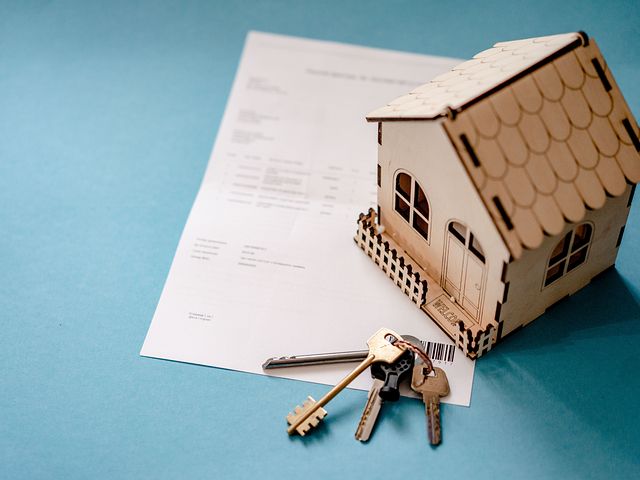 Как правильно сдавать квартиру в аренду: риск или выгода?